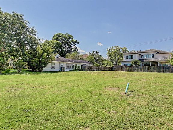 Build your dream home on this 9,620 square foot lot!