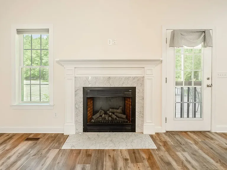 111 Vintage Vale Rd — Photo 9