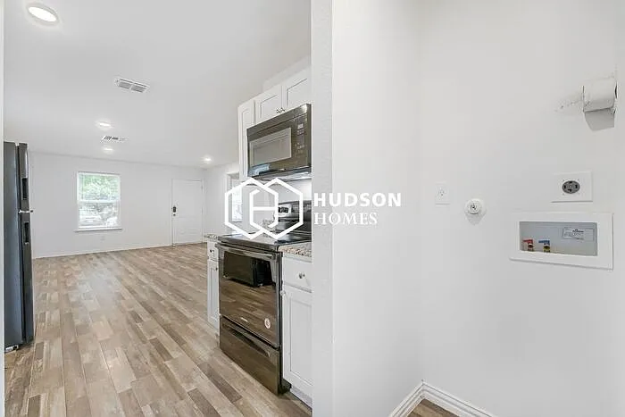 606 Bexar Dr — Photo 8