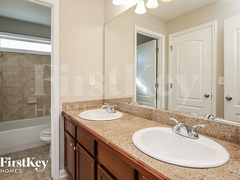 2545 Mossy Rock Pl — Photo 17