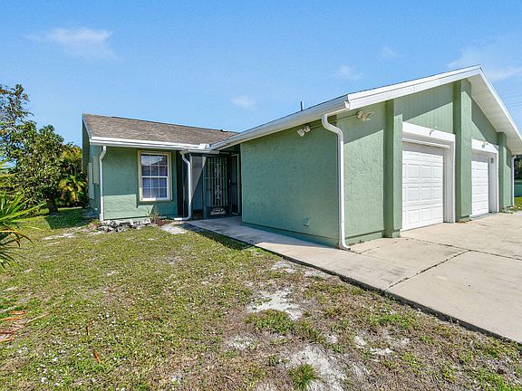 3rd image of 1737 SE Ryecroft Court