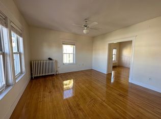 2 Sacramento St #III, Cambridge, MA 02138
