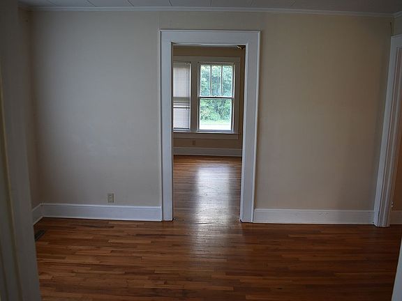 3rd image of 204 Boundary St
