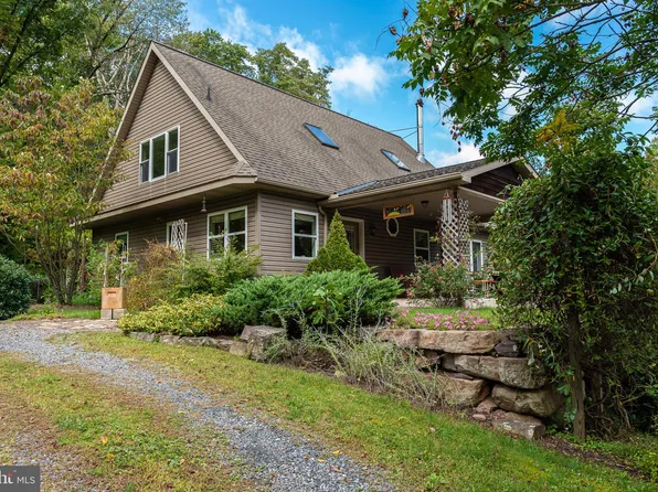 73 Woods Rd, Klingerstown, PA 17941