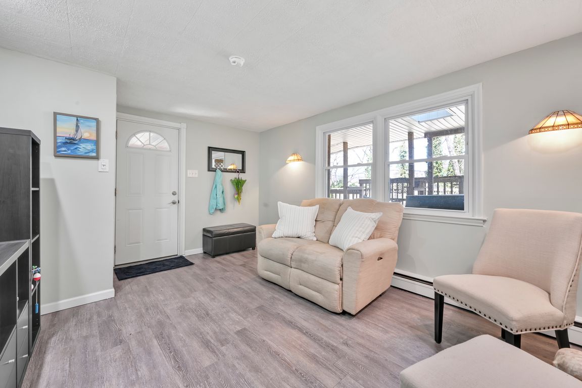 15-Family Room