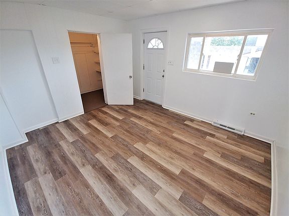 4th image of 324 Millbridge St