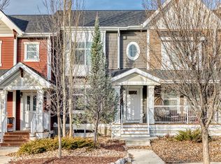 115 E Sunset Rd, Cochrane, AB T4C 0Z9