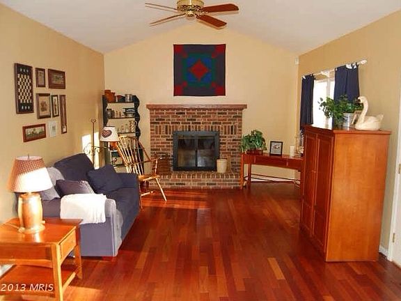 Family Room/Fireplace