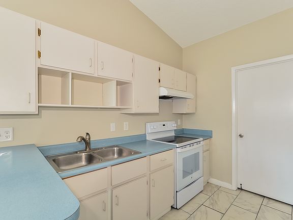 4th image of 1790 W Acadian Dr