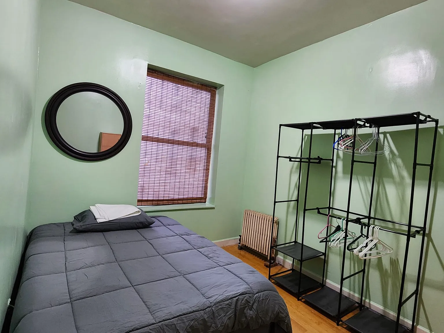 3 bed, $1,250 — Photo 1