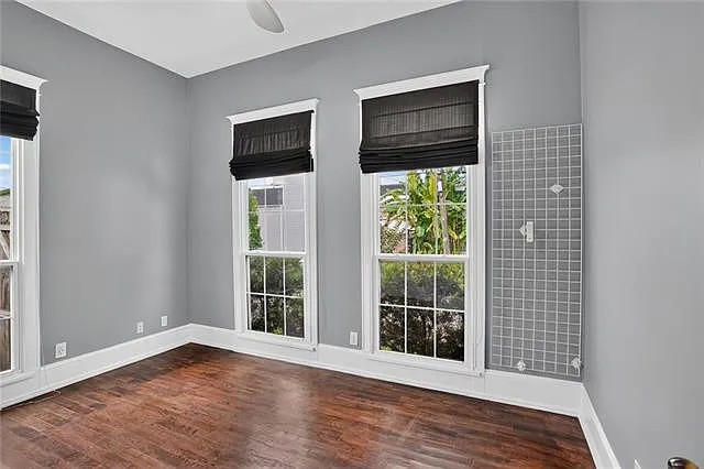 516 Peniston St — Photo 12