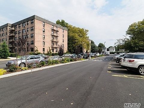 3rd image of 1 Birchwood Ct APT 5N