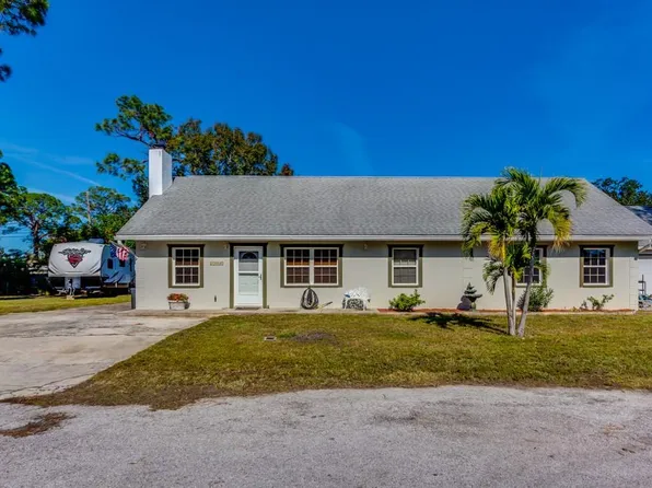 11961 103rd St, Largo, FL 33773