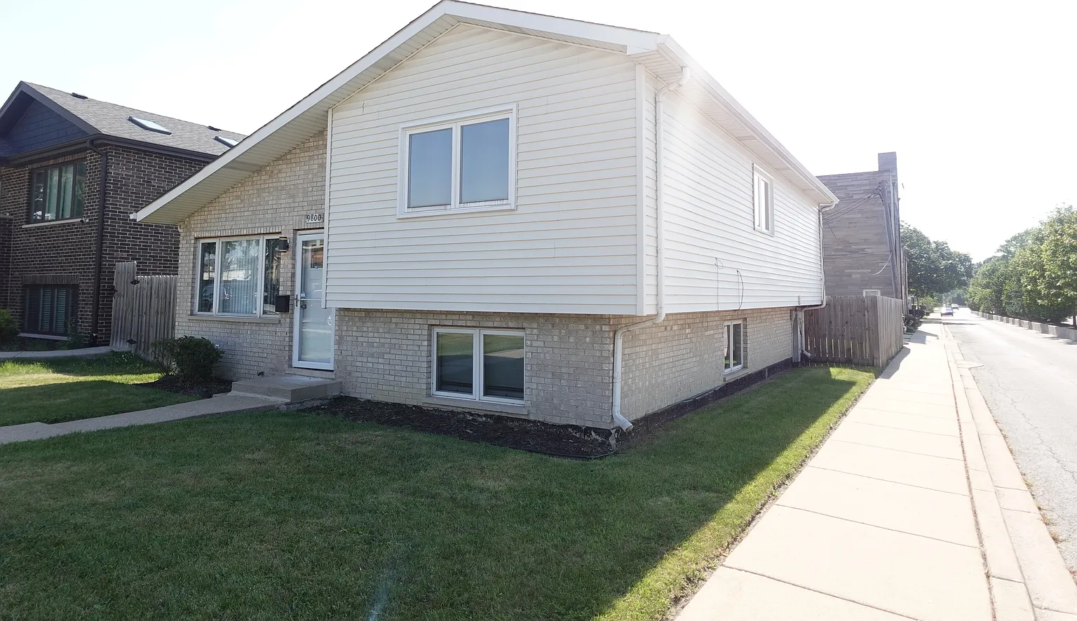 3 bed, 1153 sqft, $2,495 — Photo 2