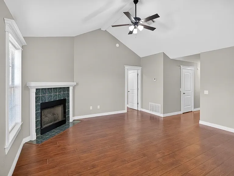 813 Marcus St — Photo 18