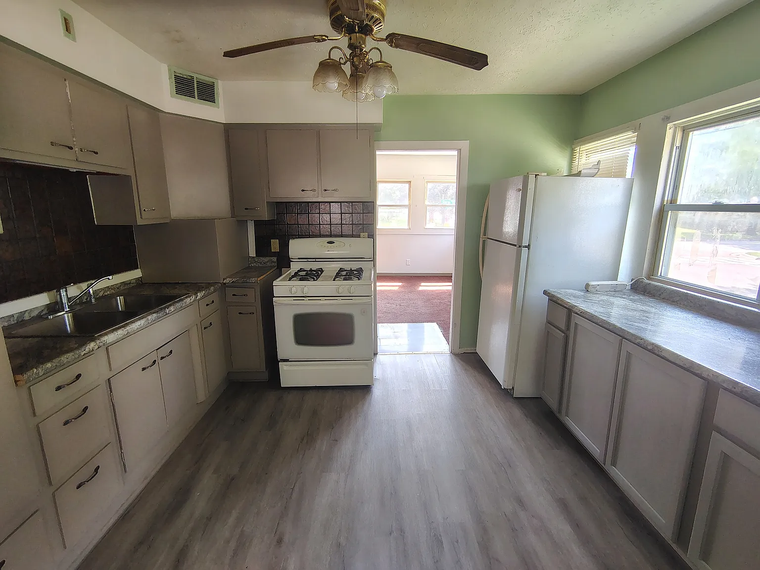 2 bed, 855 sqft, $1,450 — Photo 4