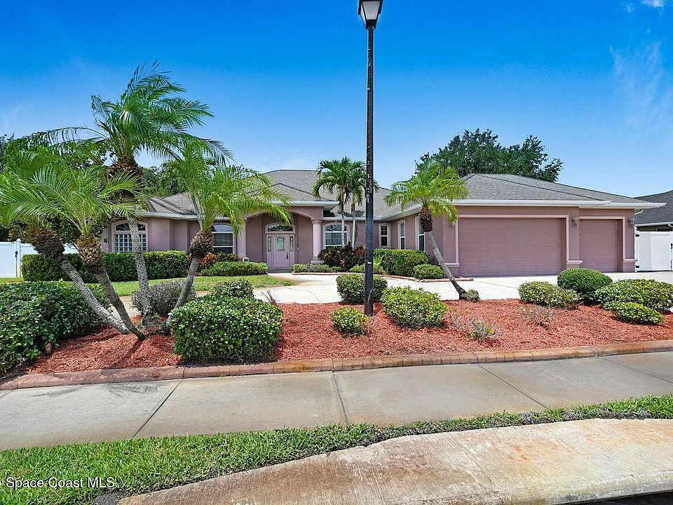 1st image of 2604 Canary Isles Dr