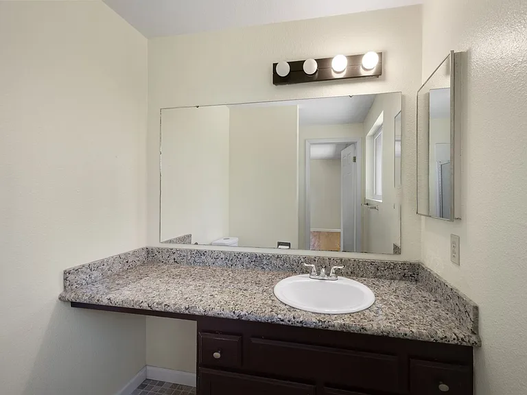 11100 NE 132nd Pl — Photo 12