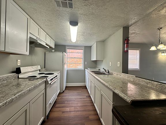 4th image of 2517 Oak Park Blvd
