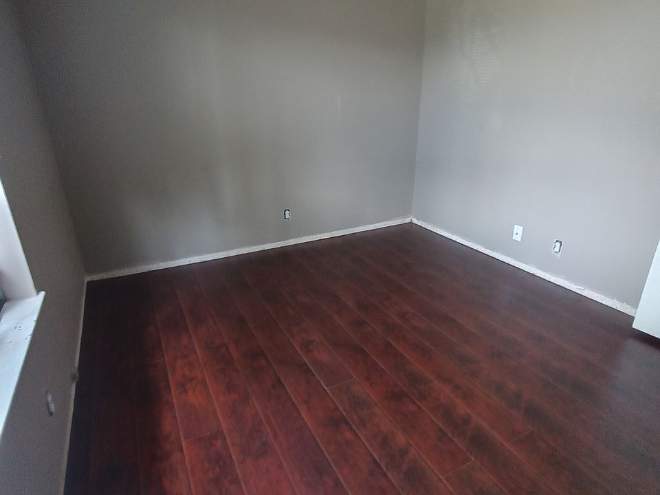 2nd image of 834 Azalea St