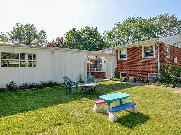 3rd image of 2869 Dayton Dr