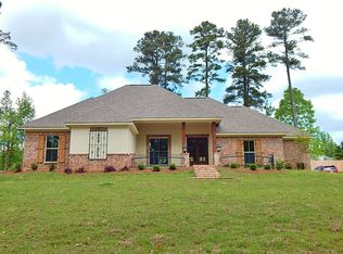 415 Castlewoods Blvd, Brandon, MS 39047