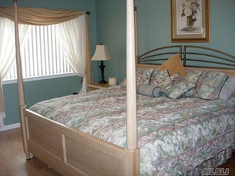 5th image of 46 Townhouse Dr