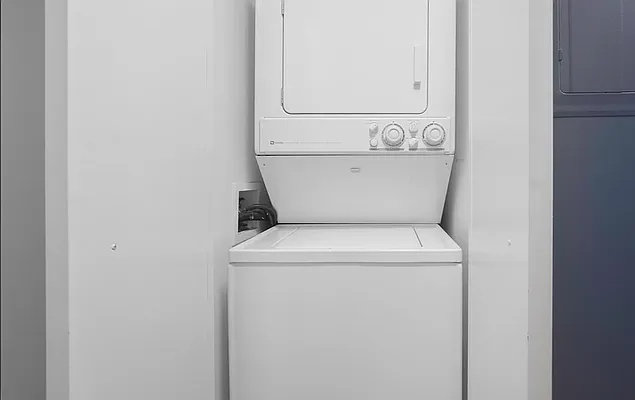 Rented by Cushman & Wakefield (Management) | media 5