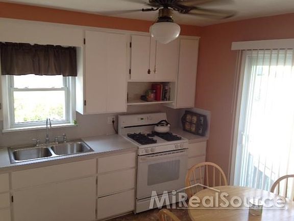 2nd image of 556 Gargantua Ave