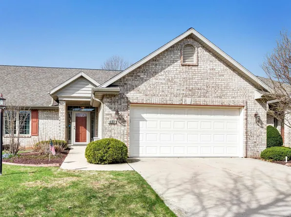 439 Woodfield Dr, Green Bay, WI 54313