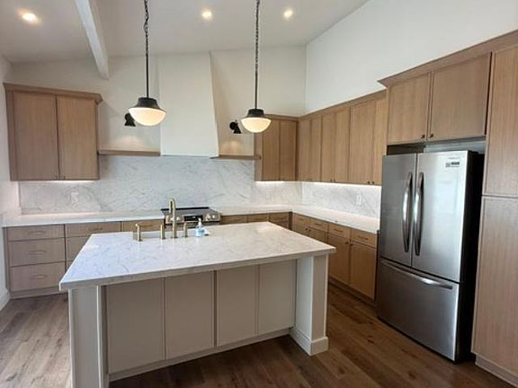 2nd image of 54100 Avenida Obregon