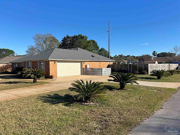 3rd image of 3869 Bay Wind Dr