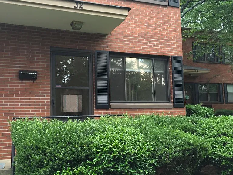 32 Faris Cir — Photo 1