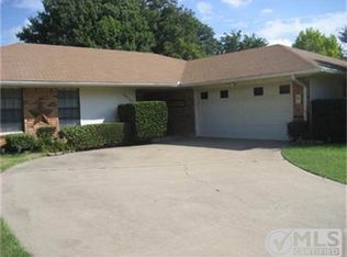 10140 Locksley Dr, Benbrook, TX 76126