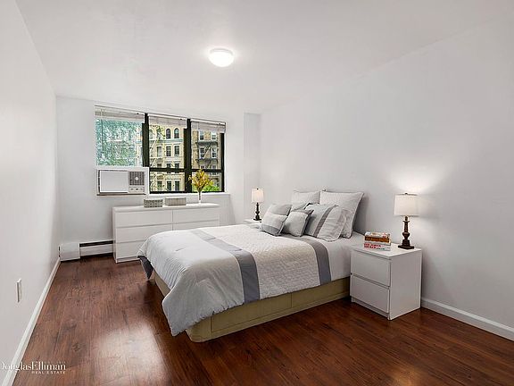 4th image of 301 W 110th St APT 1D