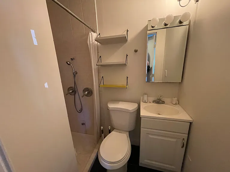 125 Green St #1K — Photo 5
