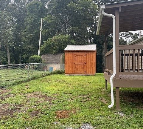 2nd image of 1032 Ross Ln