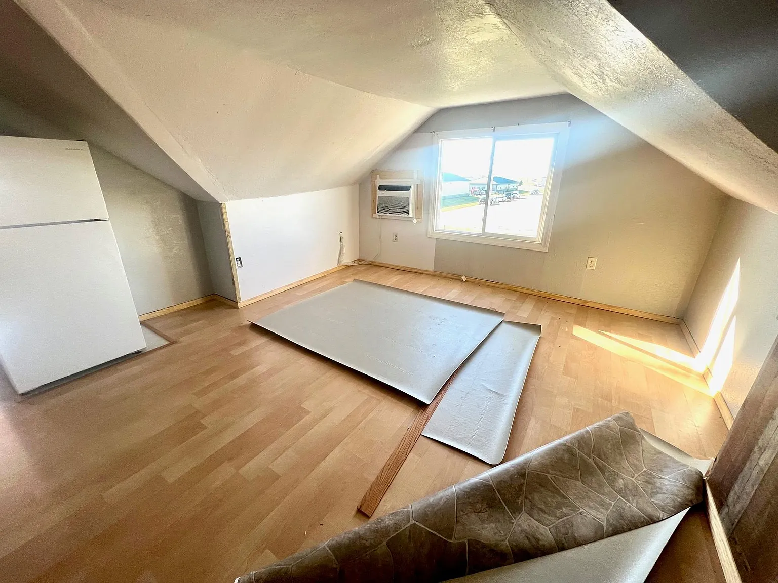 108 Folsom St W — Photo 4