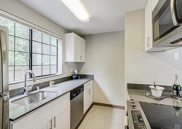 1st image of 3070 118th Ave SE #M202