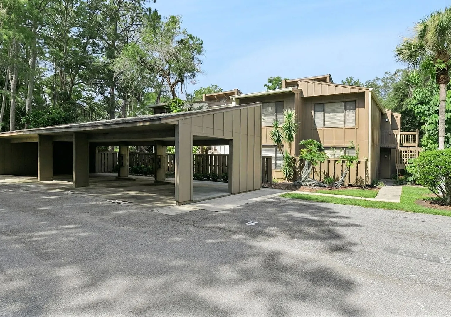 2 BR / 2 BA Condo in Cypress Woods — Photo 1