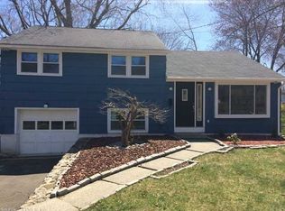 23 Batt Ln, West Haven, CT 06516