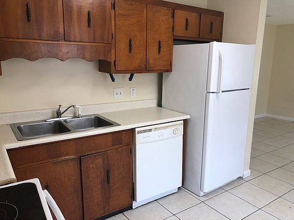 3rd image of 1102 Frankford Ave APT A