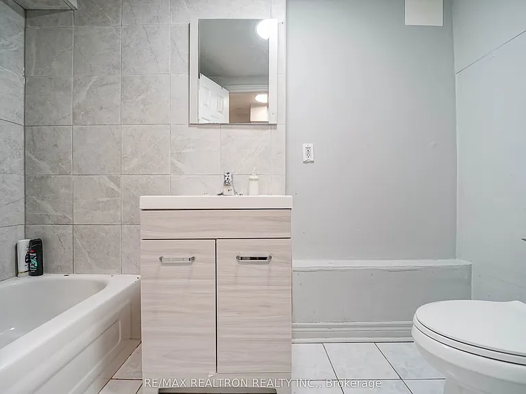 47 Greendale Ave #LOWER — Photo 5