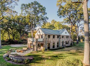 475 Algonquin Rd, Fairfield, CT 06825