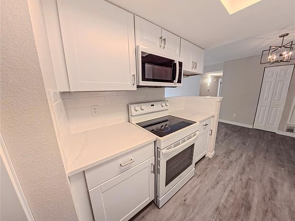 4th image of 8335 Fairmount Drive Bldg 4 #102