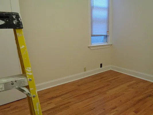 Rented by Zikos Realty Services | media 13