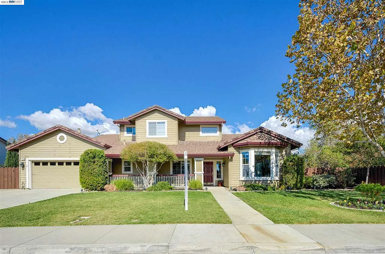 5568 Goldenrod Dr photo 1
