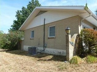 1021 S Hughes St, Hamilton, MO 64644