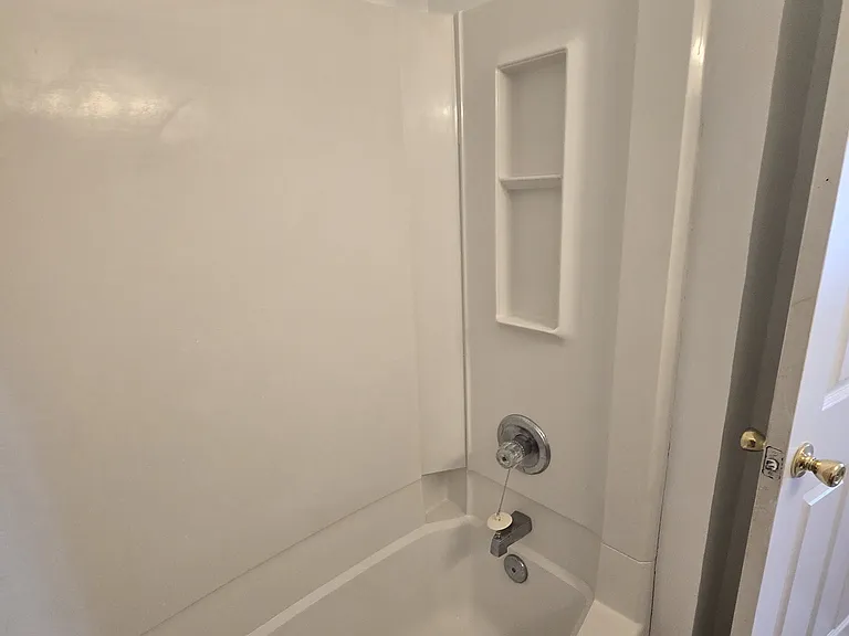 501 W Grace St #B — Photo 11