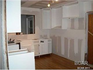 4th image of 2002 Wilson Ave